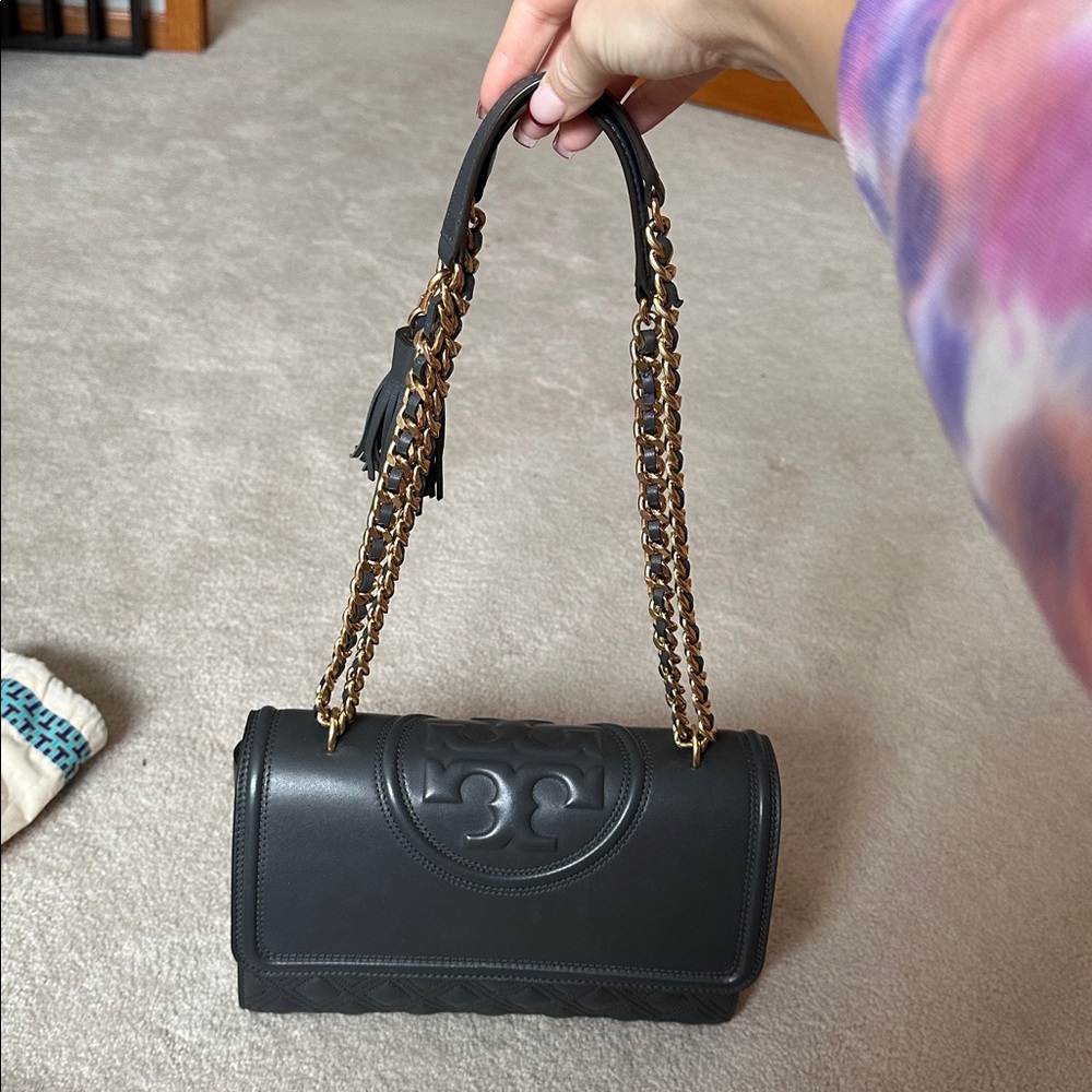 Tory Burch dark grey Quilted Shoulder Bag with Gold Chain - Picture 4 of 5